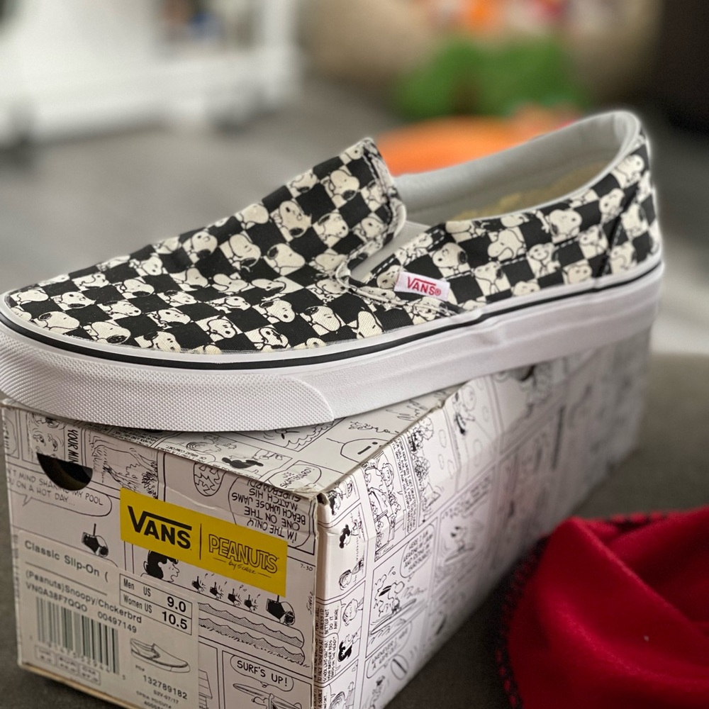 Limited edition Peanuts Vans /Snoopy